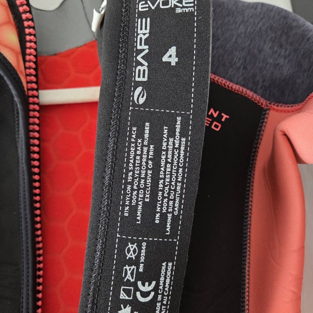 Women's Black and Red Wetsuit - Picture 3 of 8